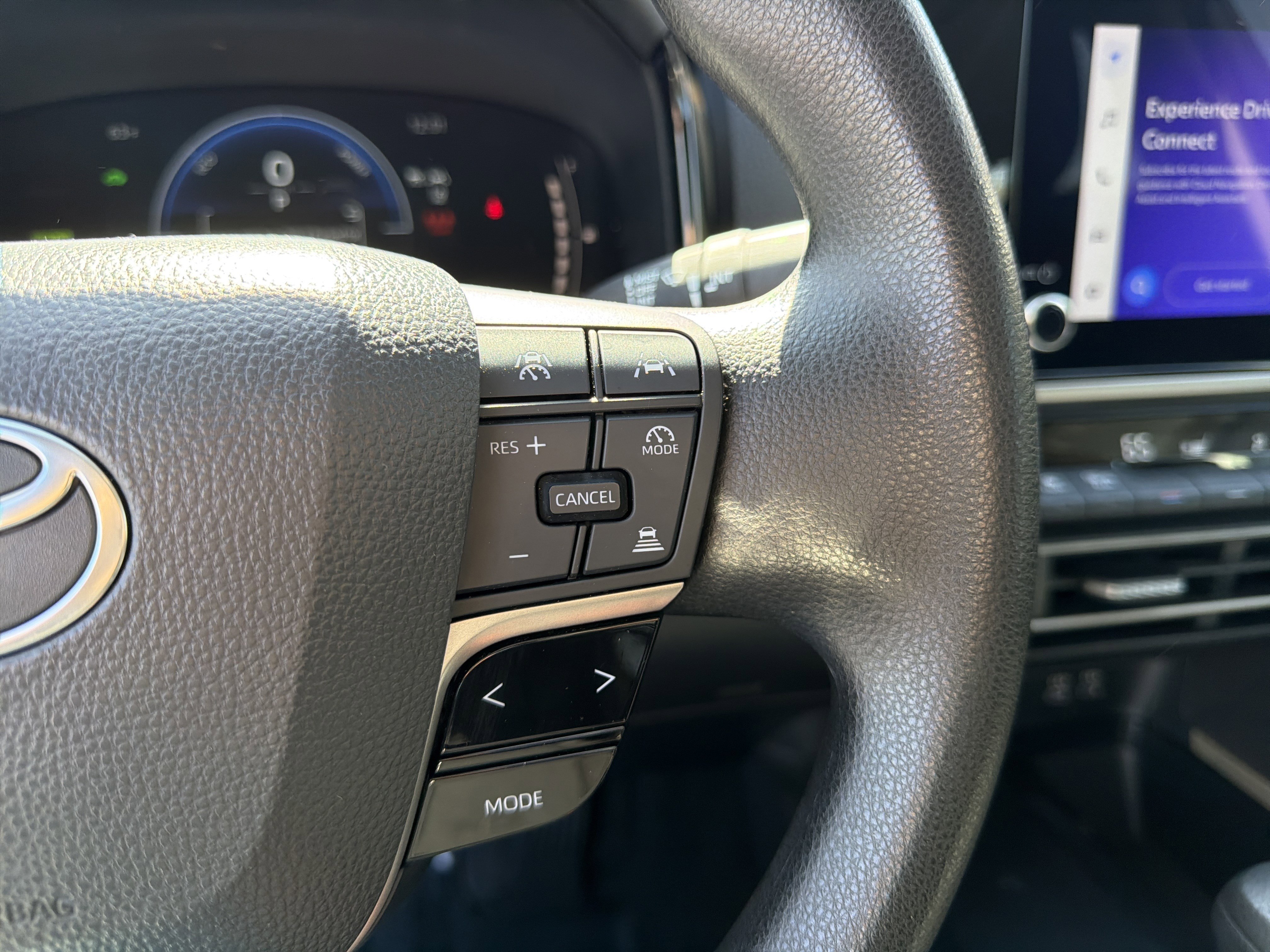 Used 2025 Toyota Camry LE image 25