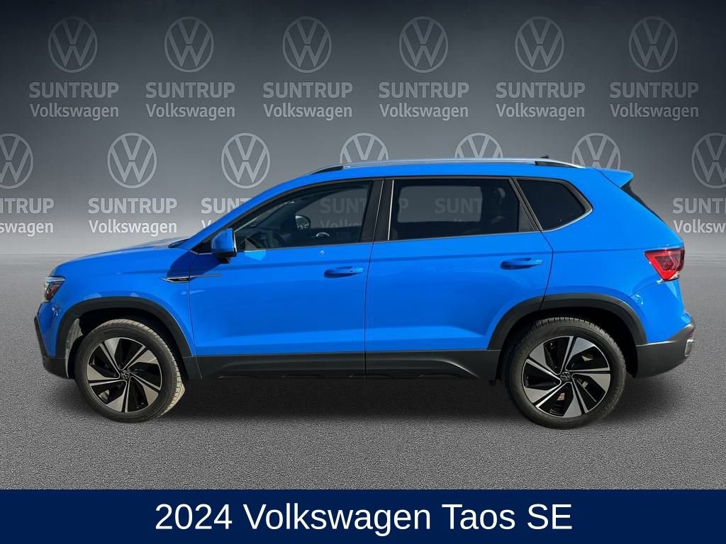 Used 2024 Volkswagen Taos SE image 2
