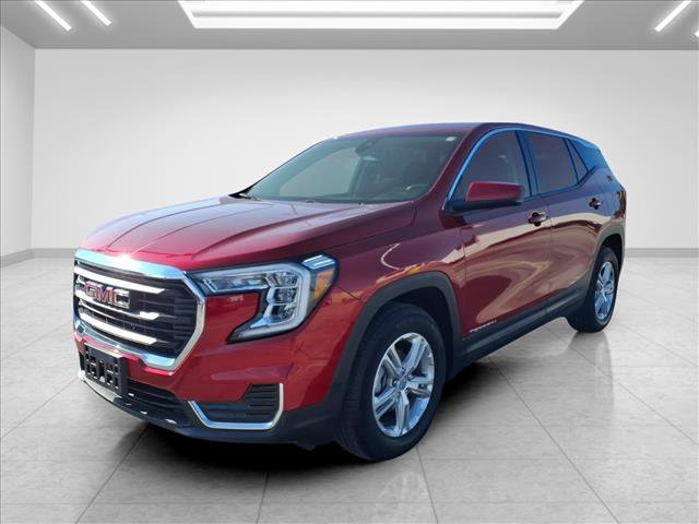 Used 2023 GMC Terrain SLE w/ LPO, Floor Liner Package FWD image 4