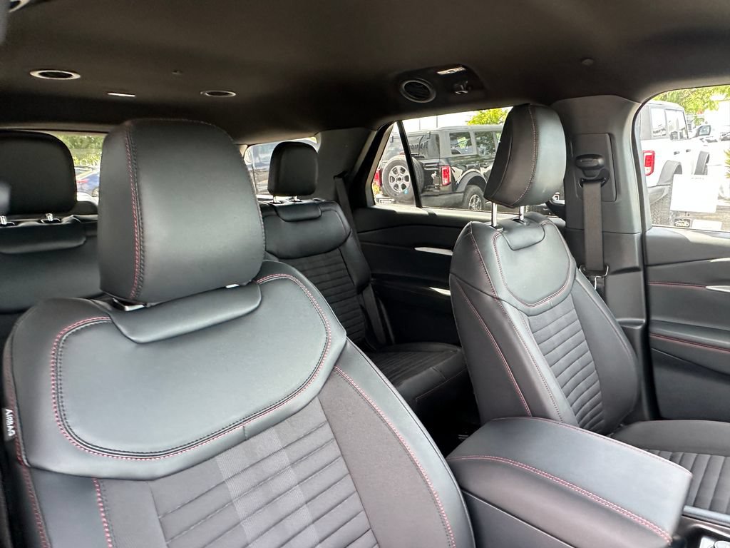 New 2026 Ford Explorer ST-Line w/ ST-Line Street Pack RWD image 17