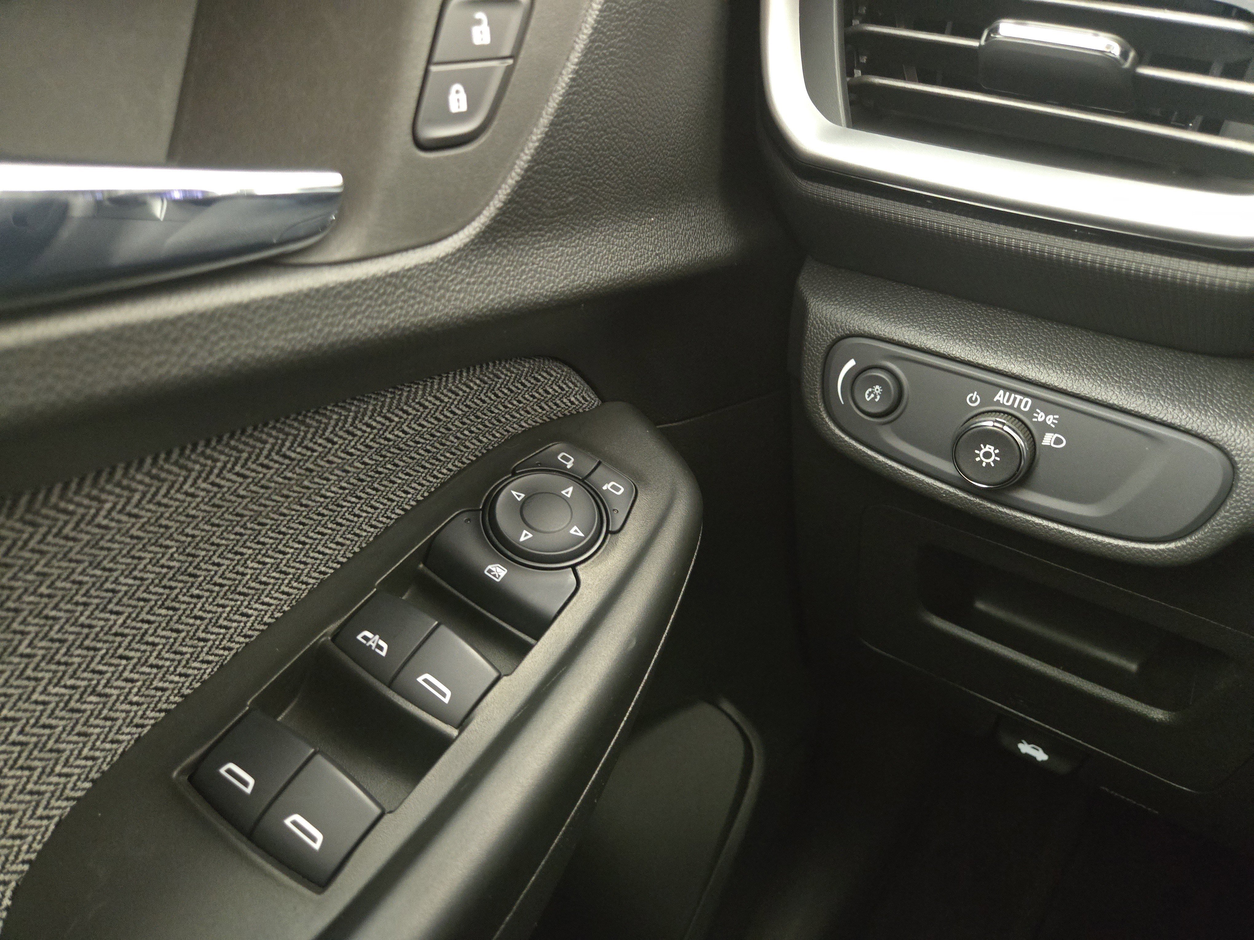 Used 2022 Chevrolet TrailBlazer LS image 27