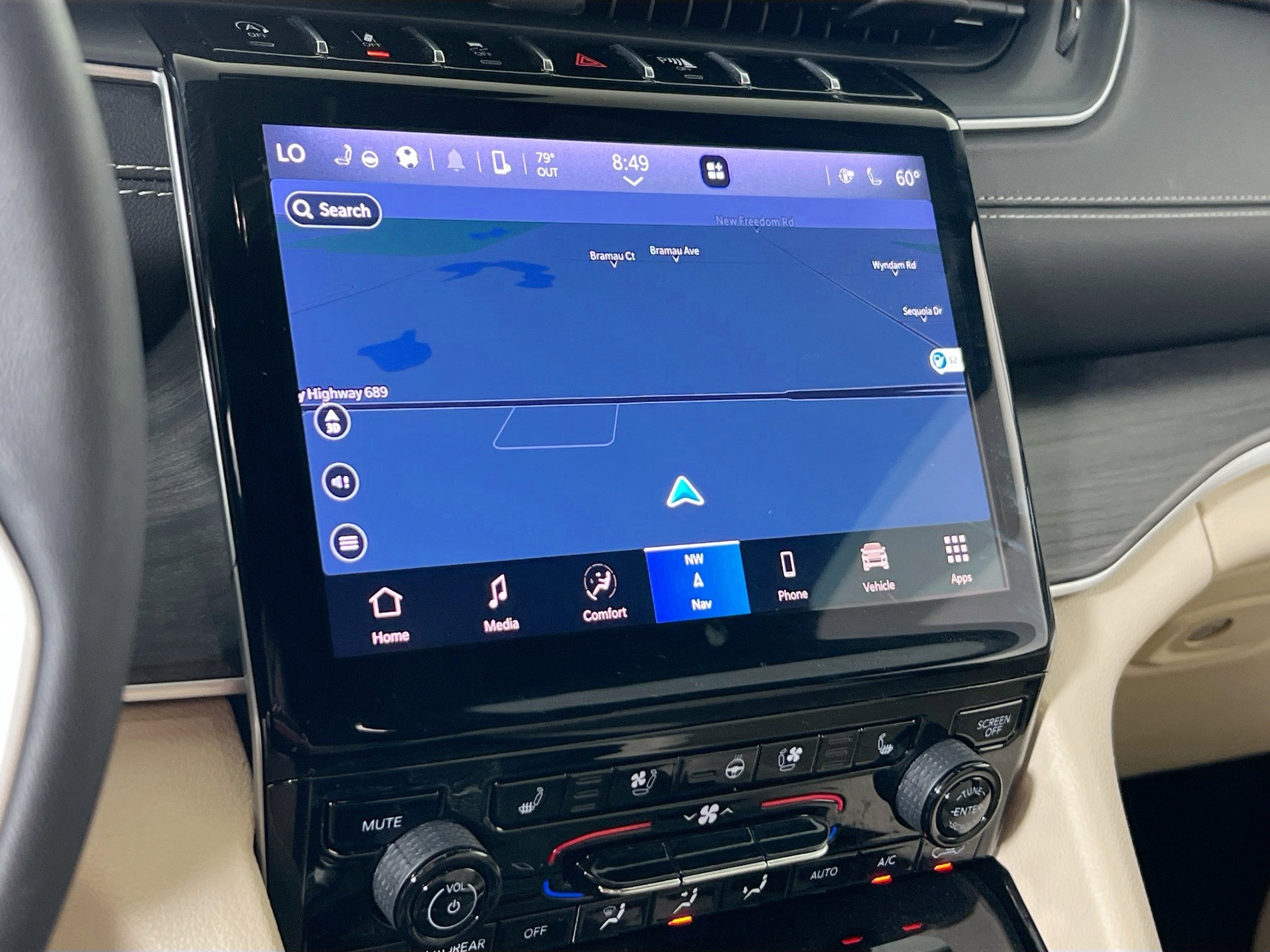 Used 2023 Jeep Grand Cherokee Limited w/ Luxury Tech Group II image 12