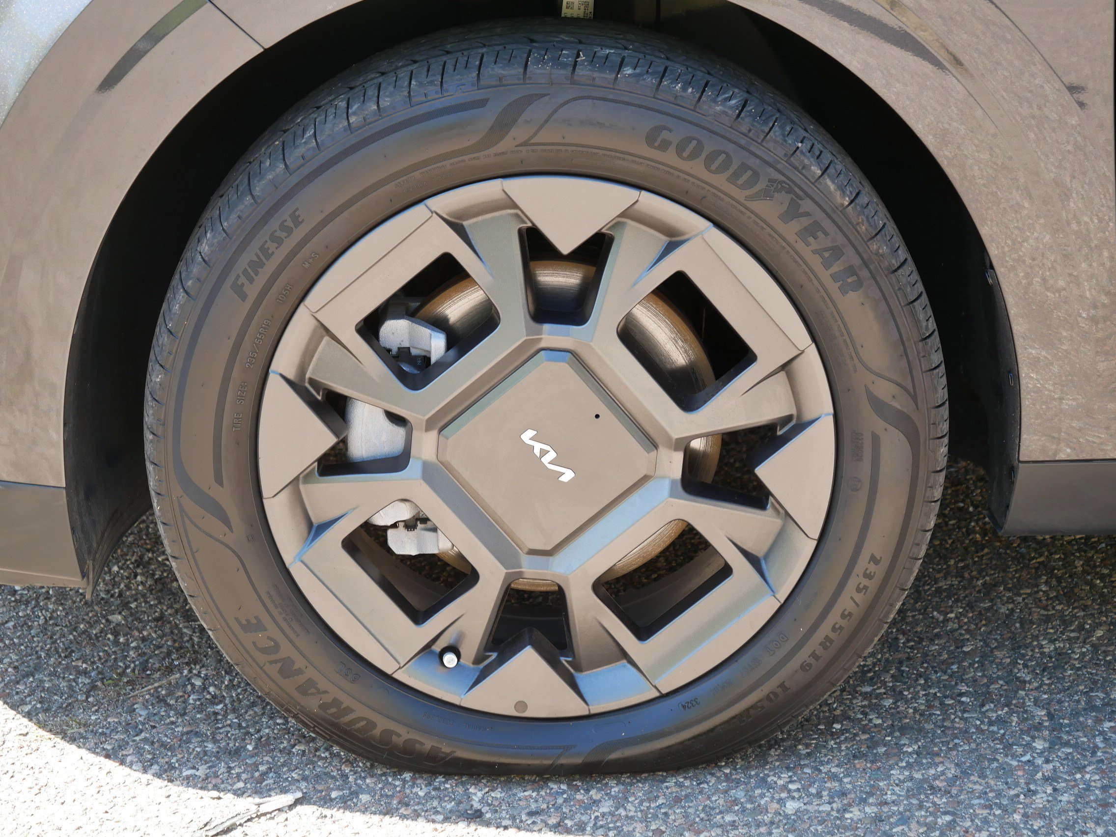 Certified 2025 Kia Carnival EX FWD image 15