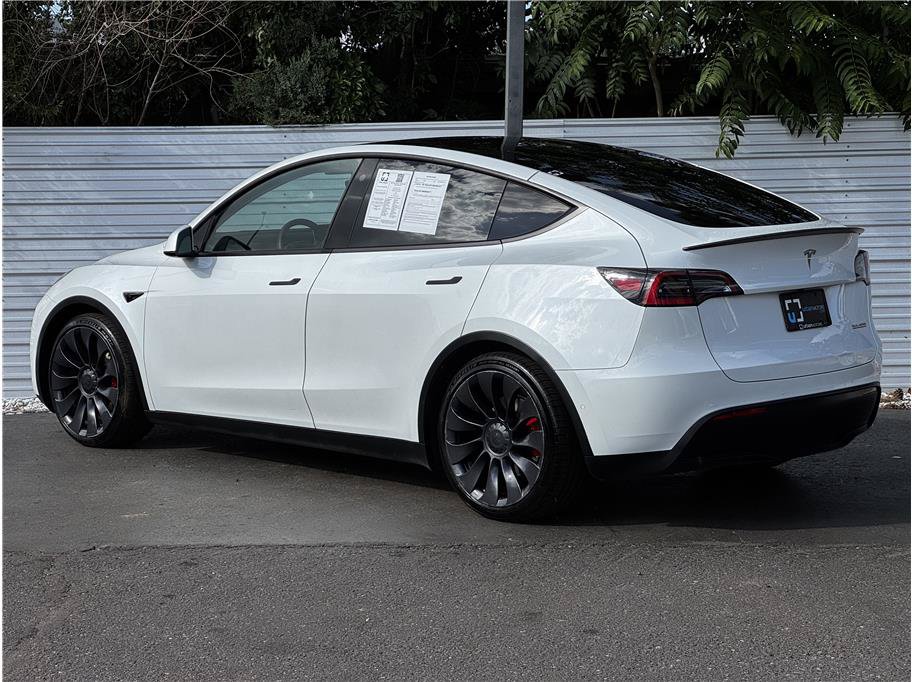 Used 2021 Tesla Model Y Performance AWD/4WD image 3