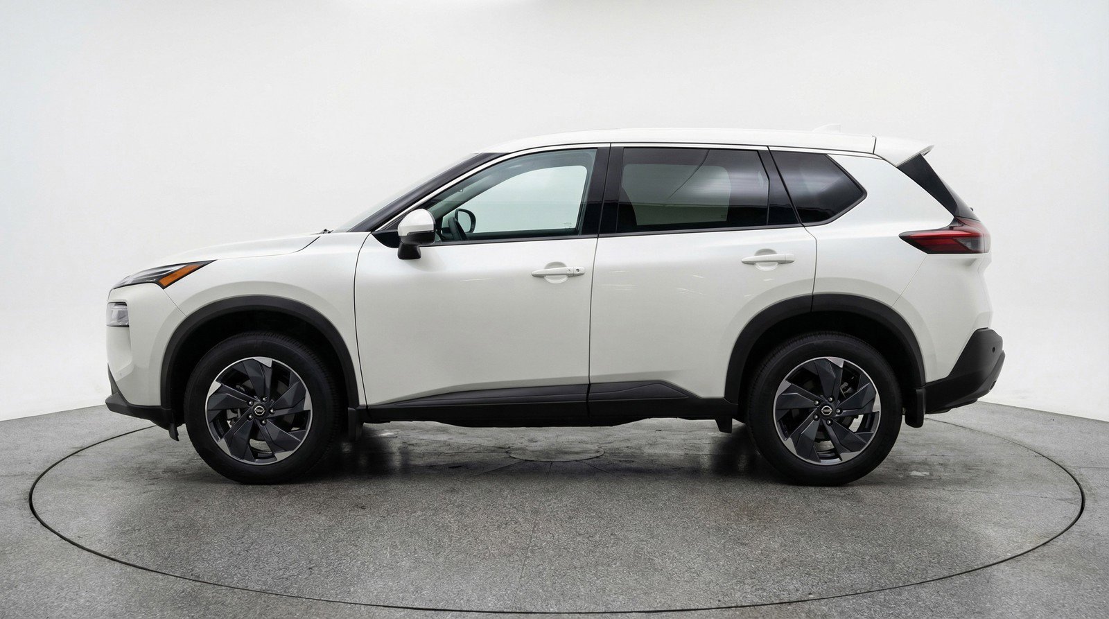 Used 2025 Nissan Rogue SV AWD/4WD image 5
