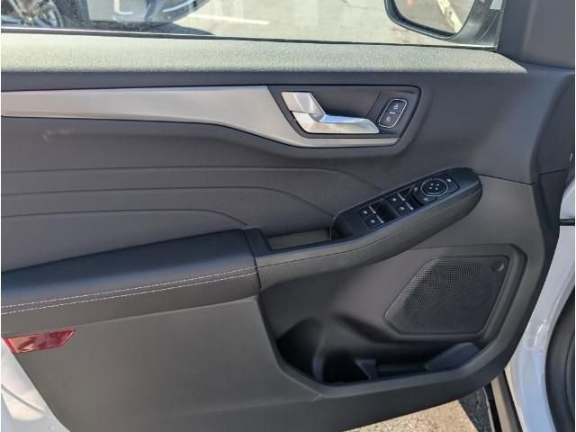 New 2025 Ford Escape SE image 21