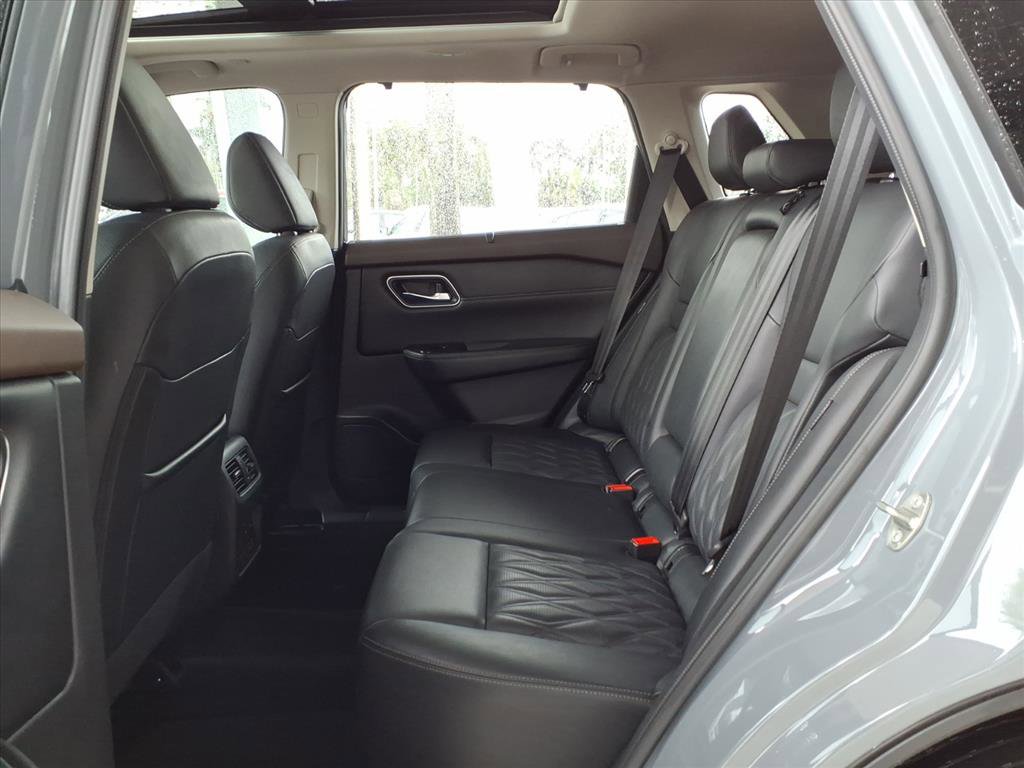 Certified 2023 Nissan Rogue Platinum w/ Platinum Premium Package image 18