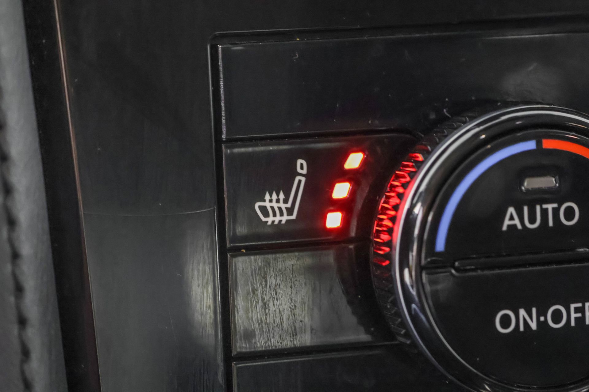 Used 2021 Nissan Armada SL w/ Captain's Chairs Package AWD/4WD image 11