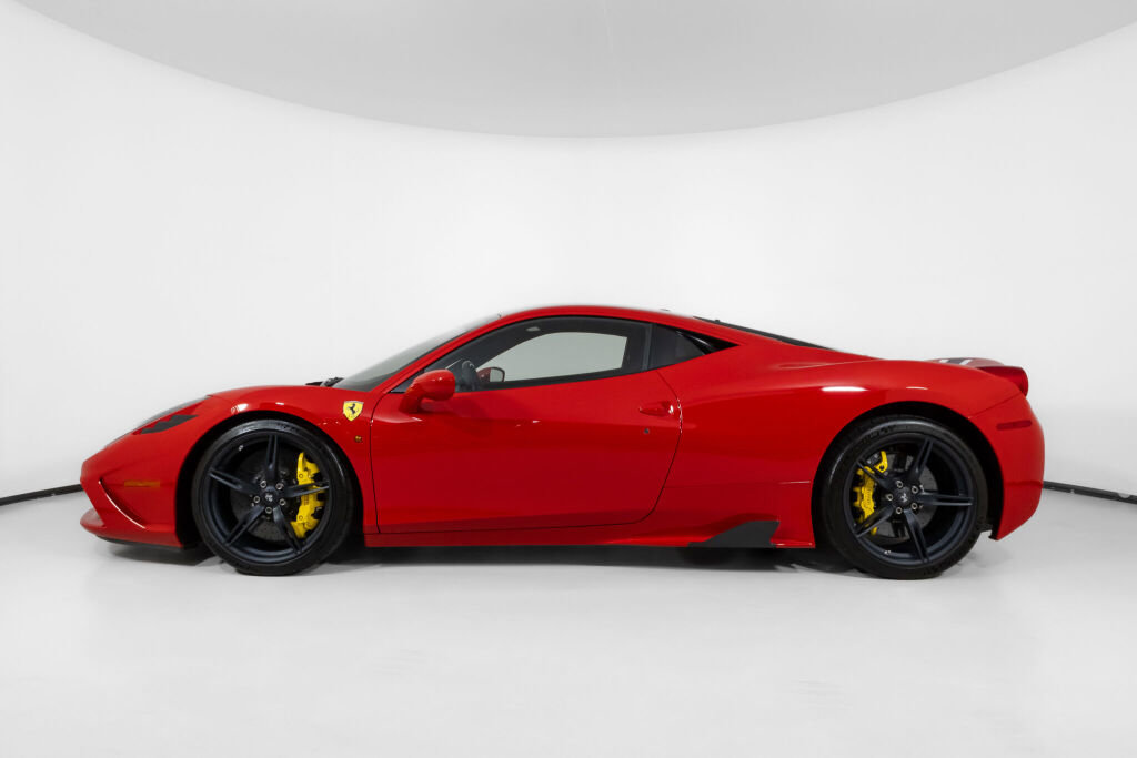 Used 2015 Ferrari 458 Speciale Coupe RWD image 3