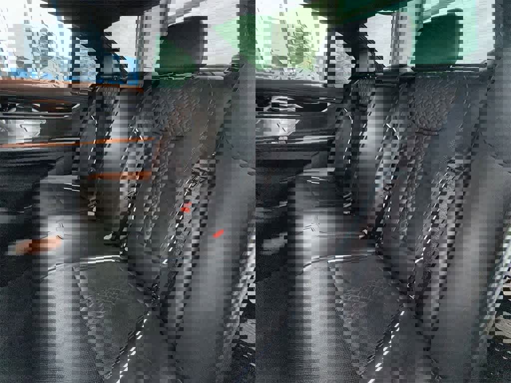 Used 2018 BMW 750i xDrive image 13