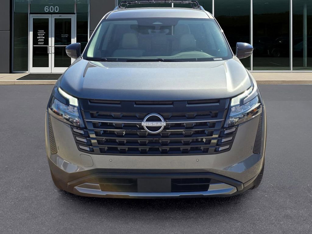 New 2026 Nissan Pathfinder SL image 2
