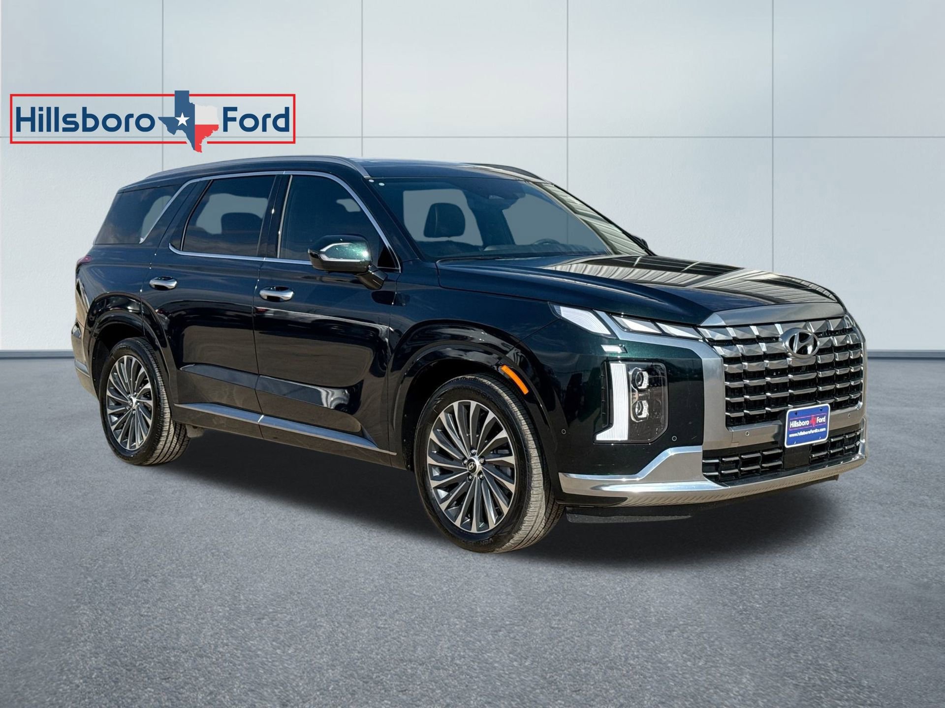 Used 2024 Hyundai Palisade Calligraphy image 3