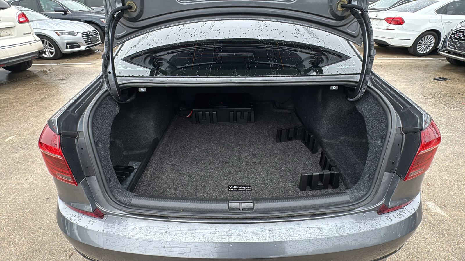 Used 2017 Volkswagen Passat 1.8T R-Line w/ R-Line Lighting Package image 24