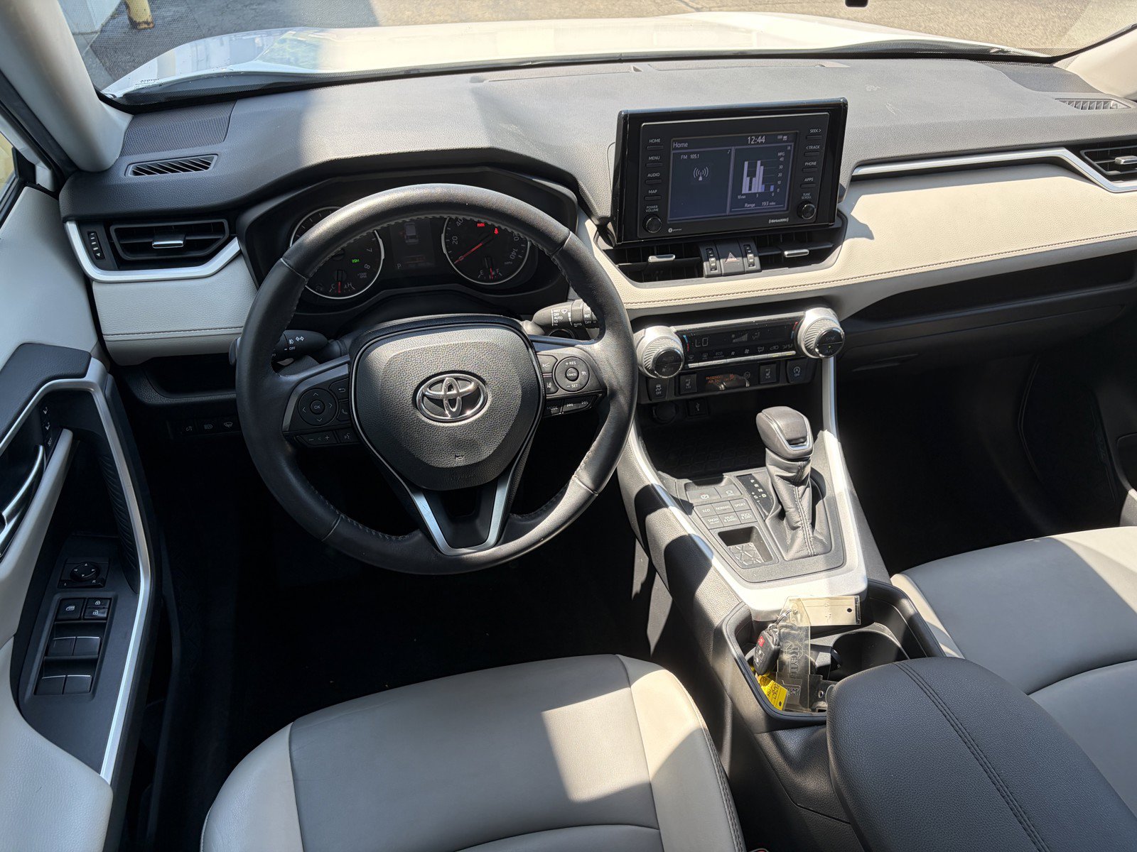 Used 2020 Toyota RAV4 XLE Premium AWD/4WD image 10