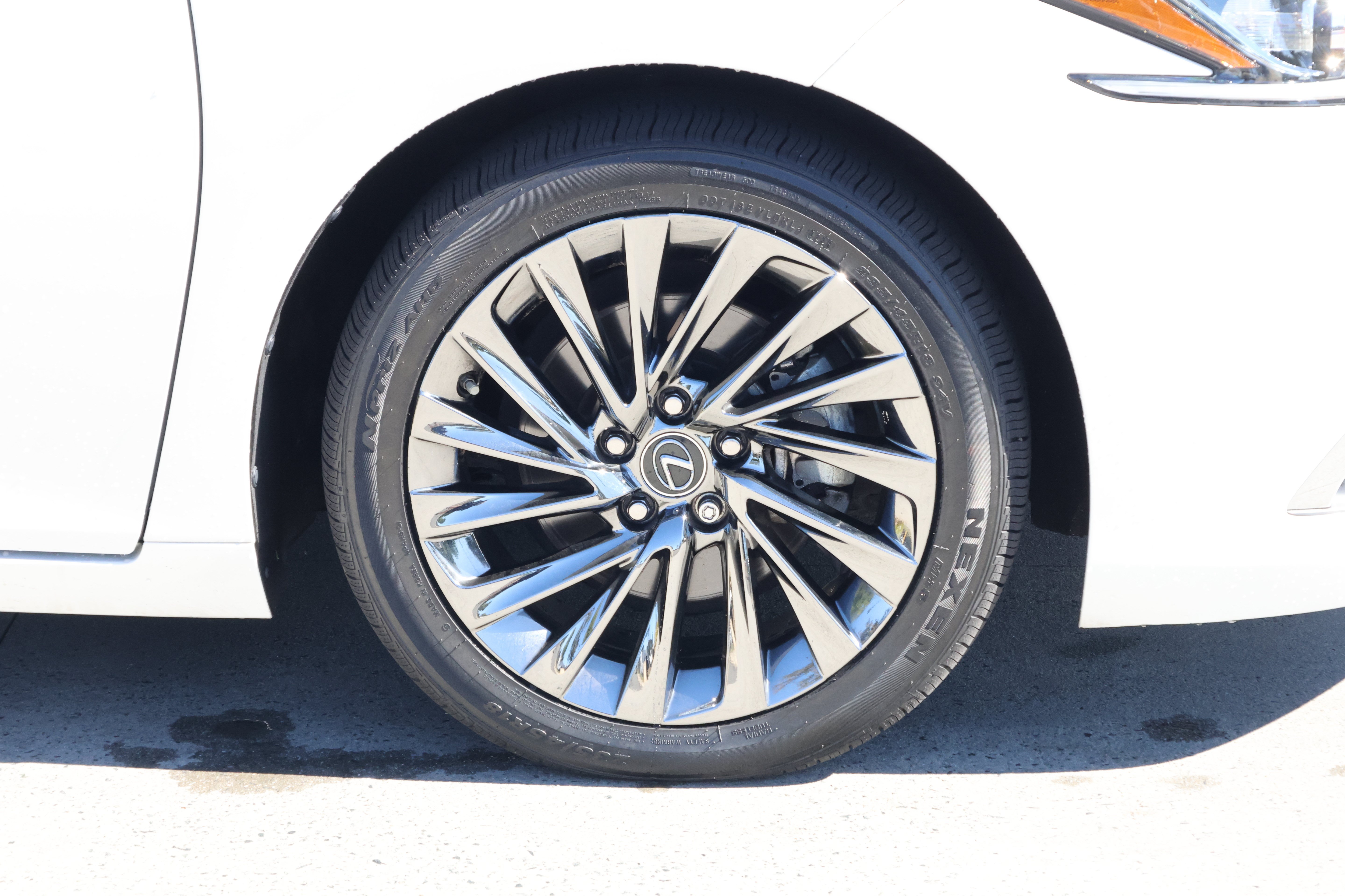 Certified 2025 Lexus ES 350 w/ Technology Package FWD image 11