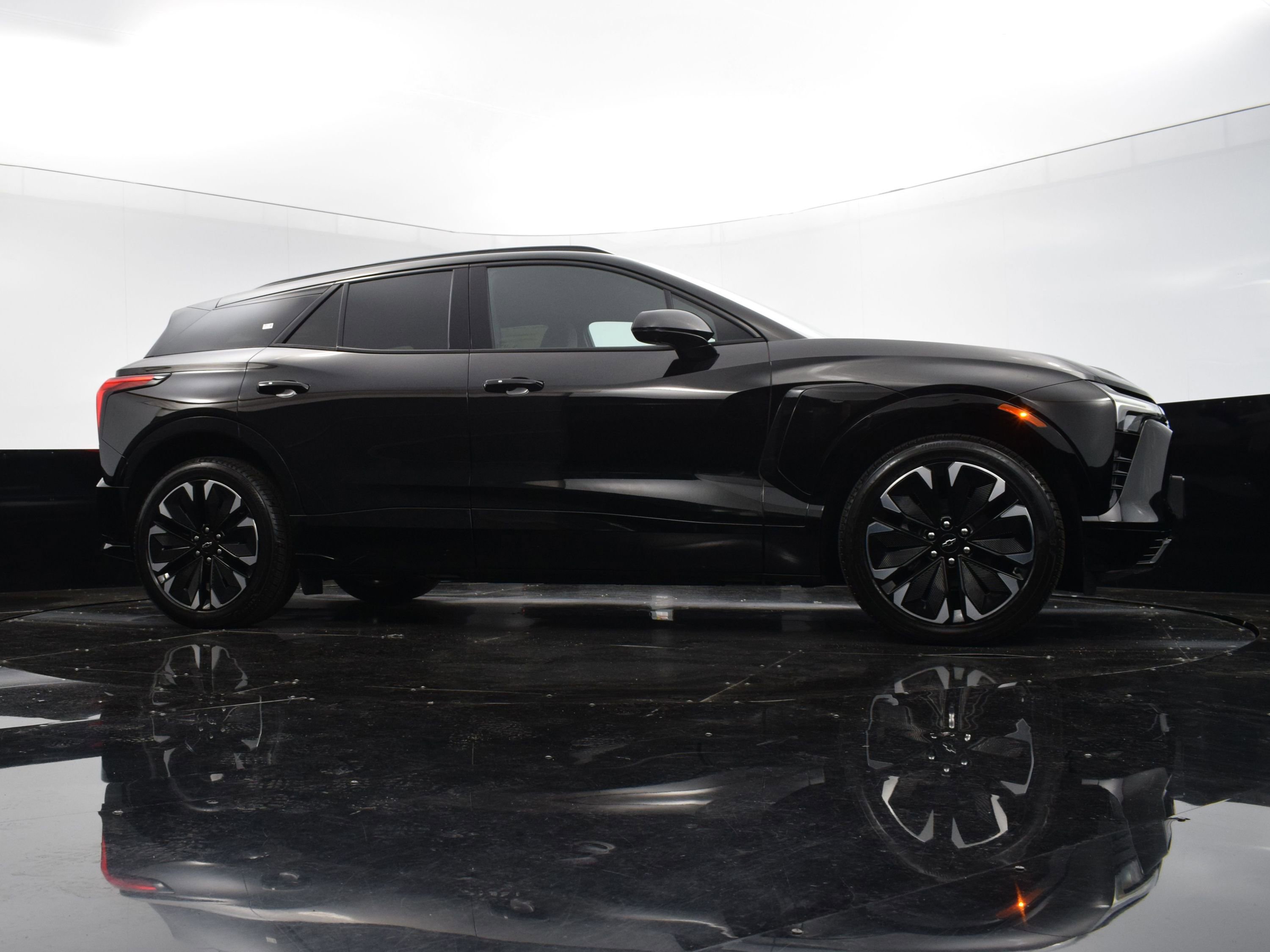 New 2025 Chevrolet Blazer EV RS image 22