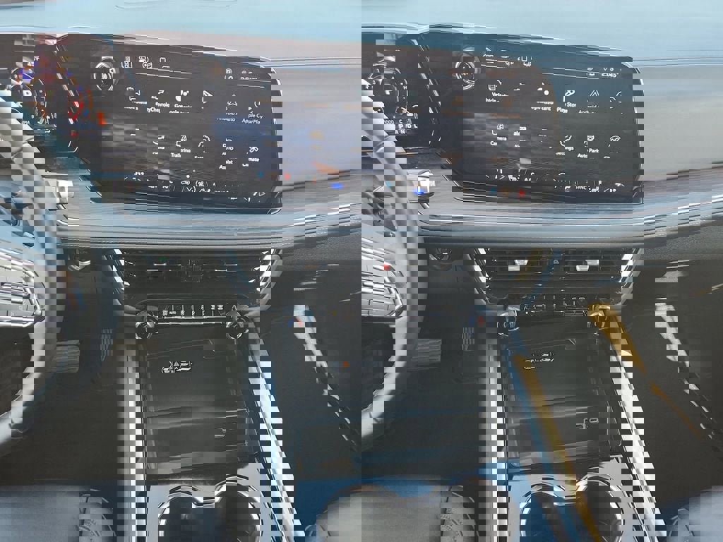 Used 2025 Chevrolet Suburban Z71 image 11