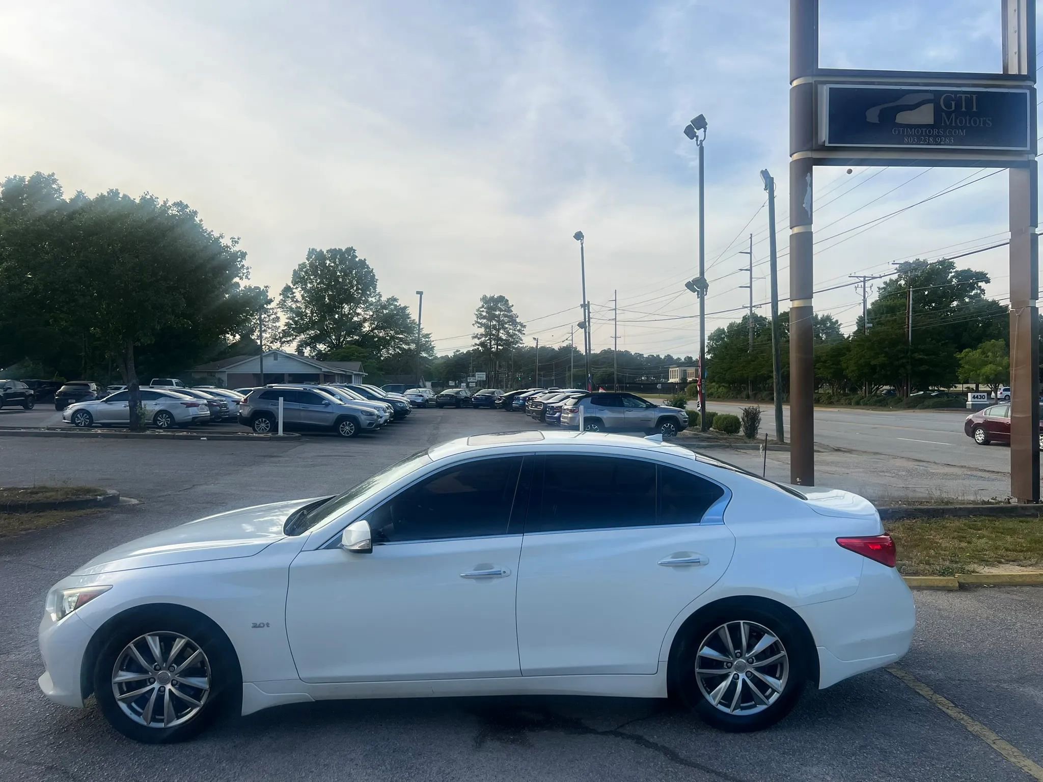 Used 2016 INFINITI Q50 Premium w/ 2.0T Premium Plus Package AWD/4WD image 3