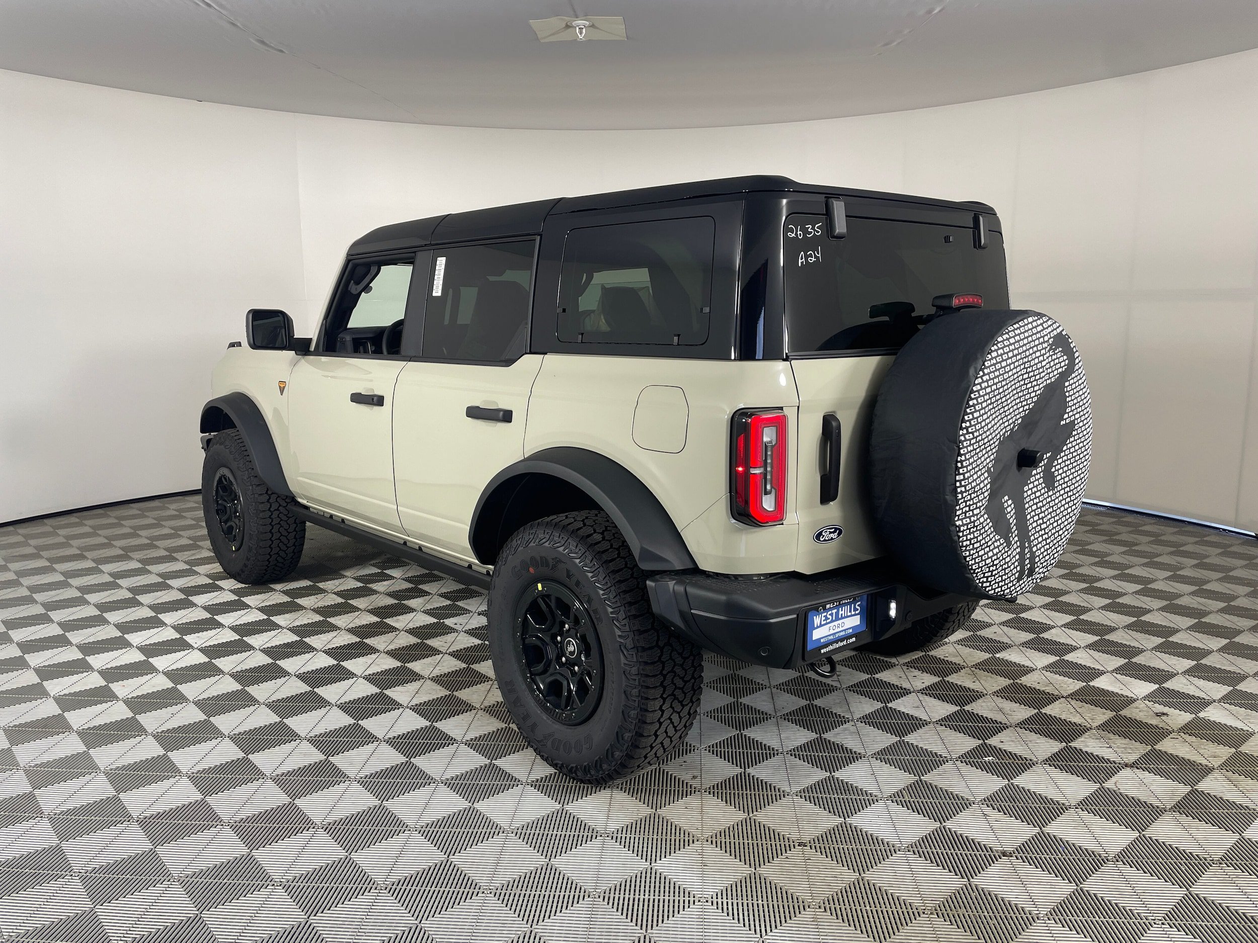 New 2026 Ford Bronco Badlands w/ Wildtrak Package AWD/4WD image 18