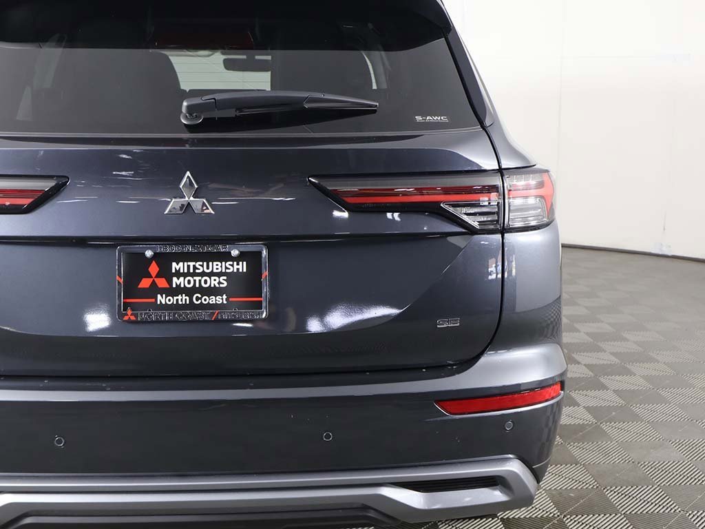 New 2025 Mitsubishi Outlander SE image 20