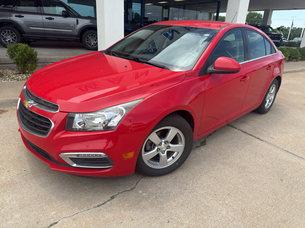 Used 2015 Chevrolet Cruze LT FWD image 2