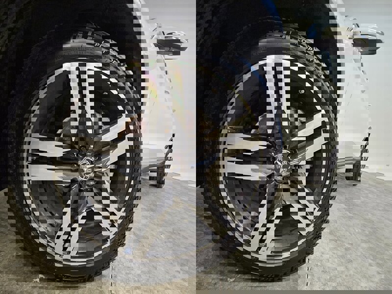 Used 2021 Mercedes-Benz GLC 300 4MATIC image 20