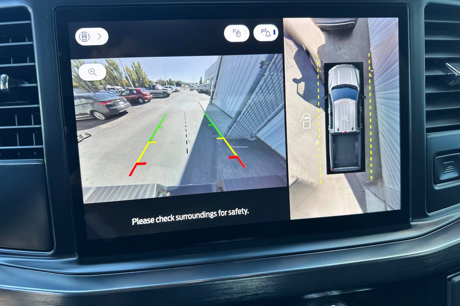 New 2026 Ford F350 Lariat w/ Black Appearance Package image 23