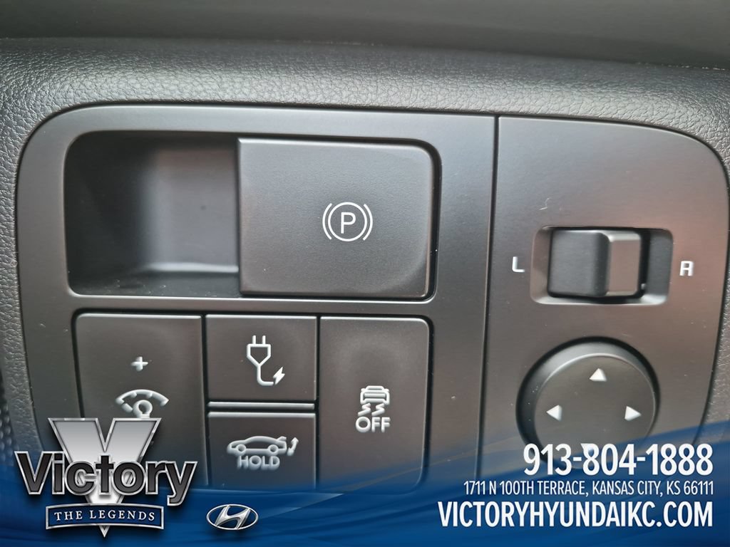 Used 2025 Hyundai Ioniq 6 SE RWD image 31