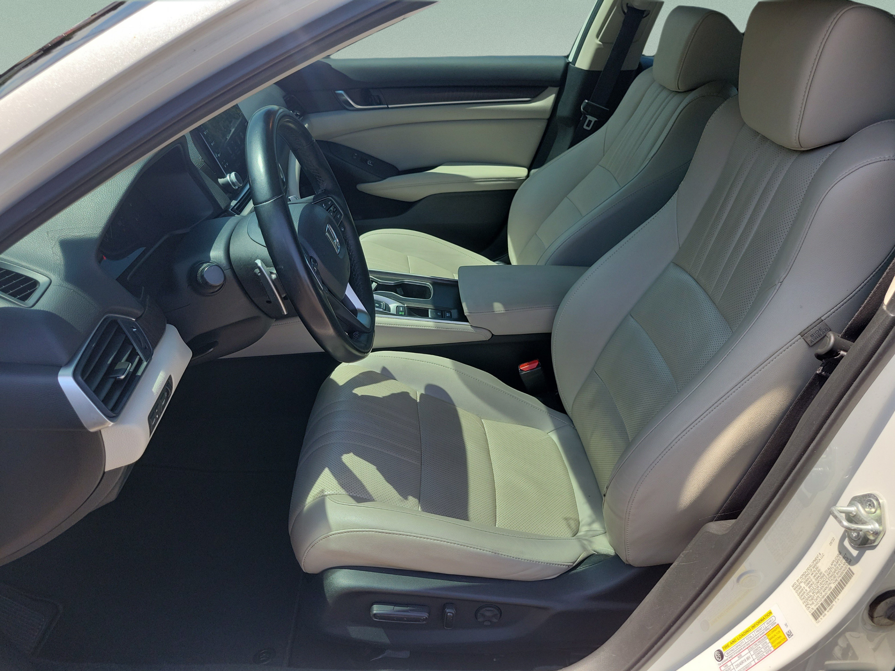 Used 2022 Honda Accord Touring image 25