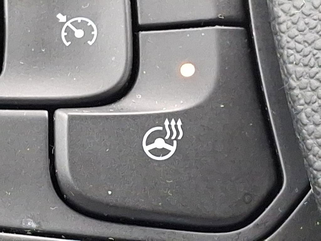 Used 2021 Buick Encore GX Essence w/ Sport Touring Package image 24