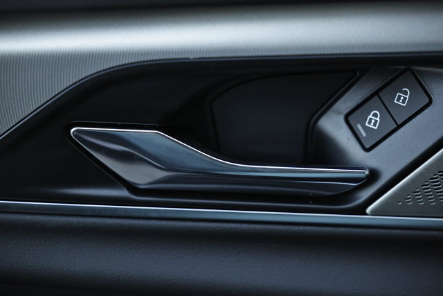 New 2024 Jaguar XF R-Dynamic SE AWD/4WD image 21