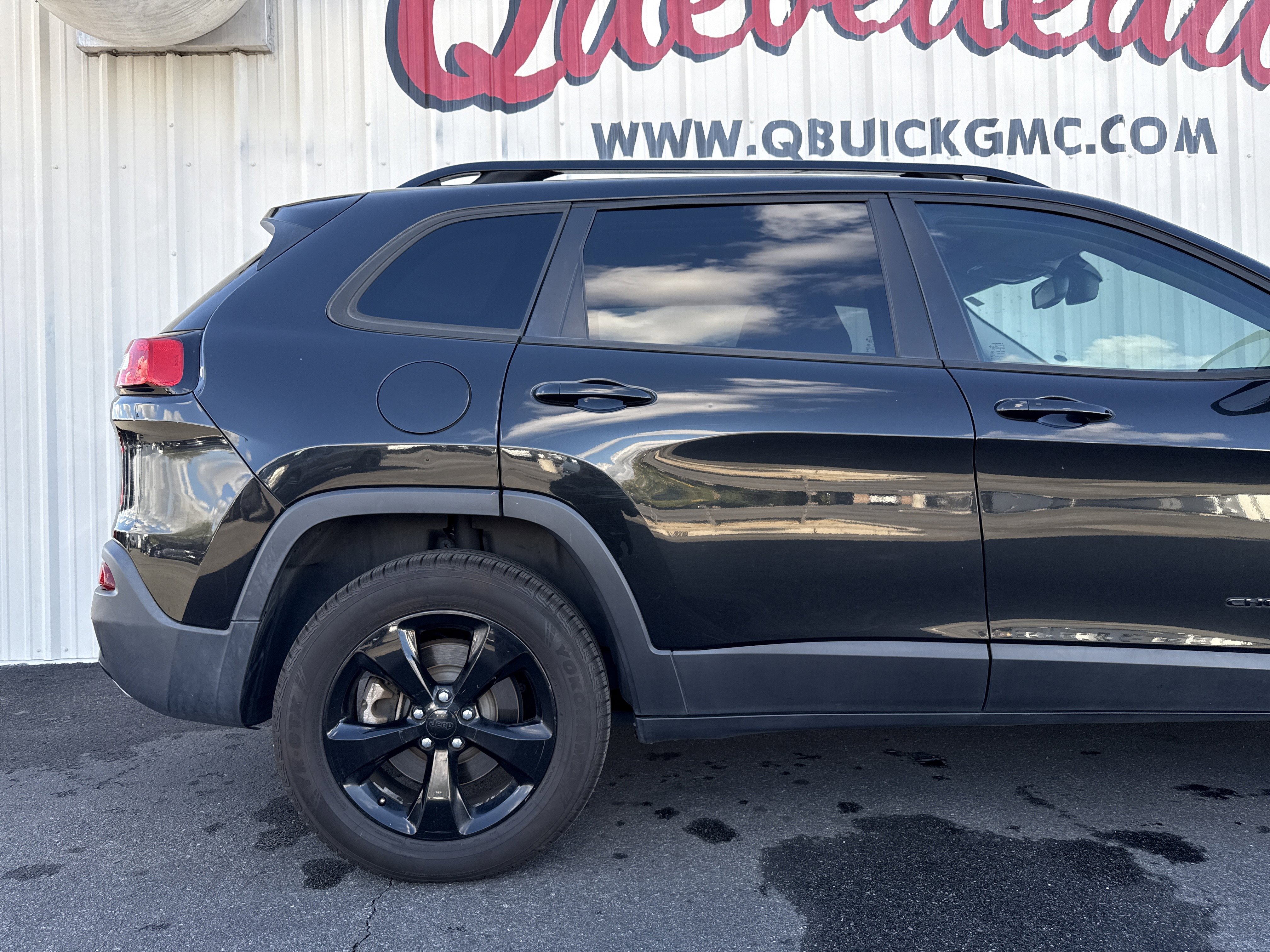 Used 2016 Jeep Cherokee Latitude w/ Comfort/Convenience Group image 22