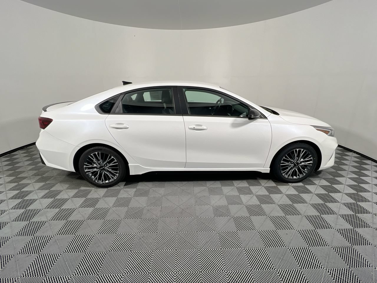 Certified 2024 Kia Forte GT-Line FWD image 2