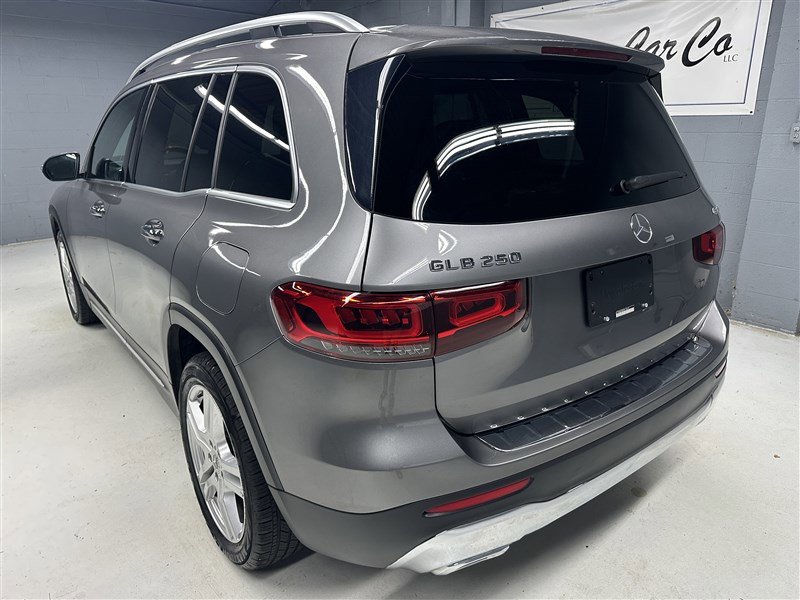 Used 2021 Mercedes-Benz GLB 250 4MATIC image 4