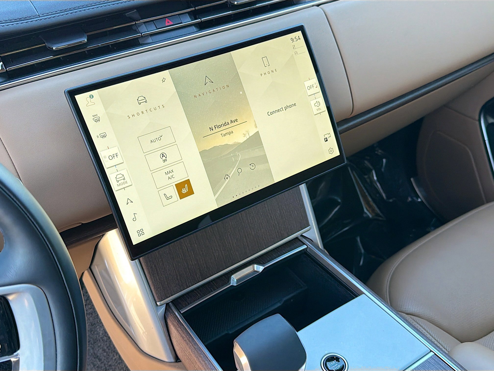 Used 2025 Land Rover Range Rover SE image 27