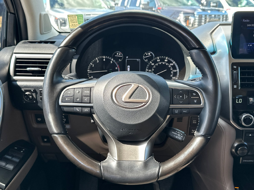 Used 2023 Lexus GX 460 Premium w/ Accessory Package AWD/4WD image 24