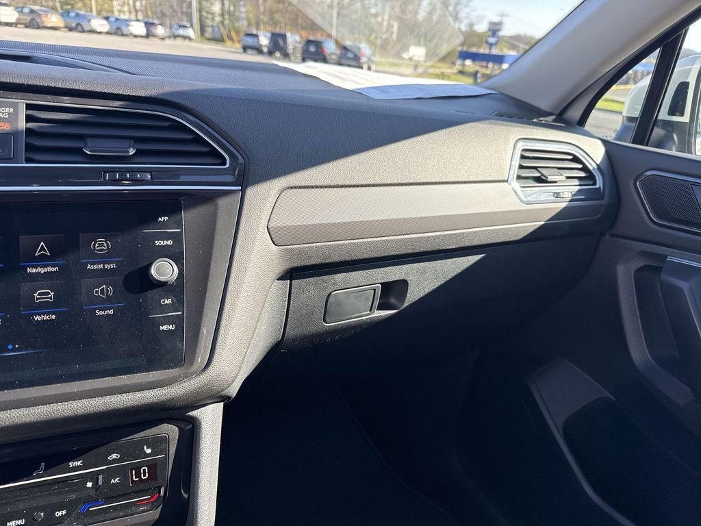 Certified 2023 Volkswagen Tiguan SE image 13