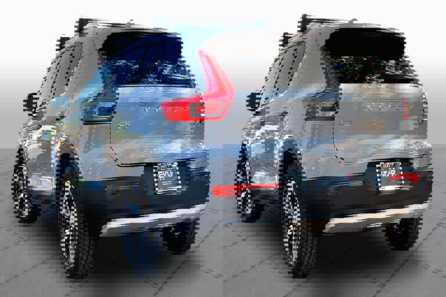 Used 2025 Volvo XC40 B5 Plus AWD/4WD image 12