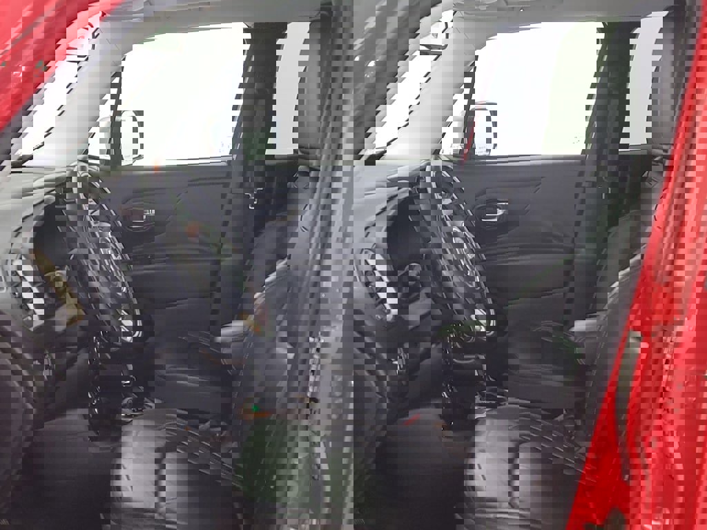 Used 2016 Jeep Renegade Limited image 14