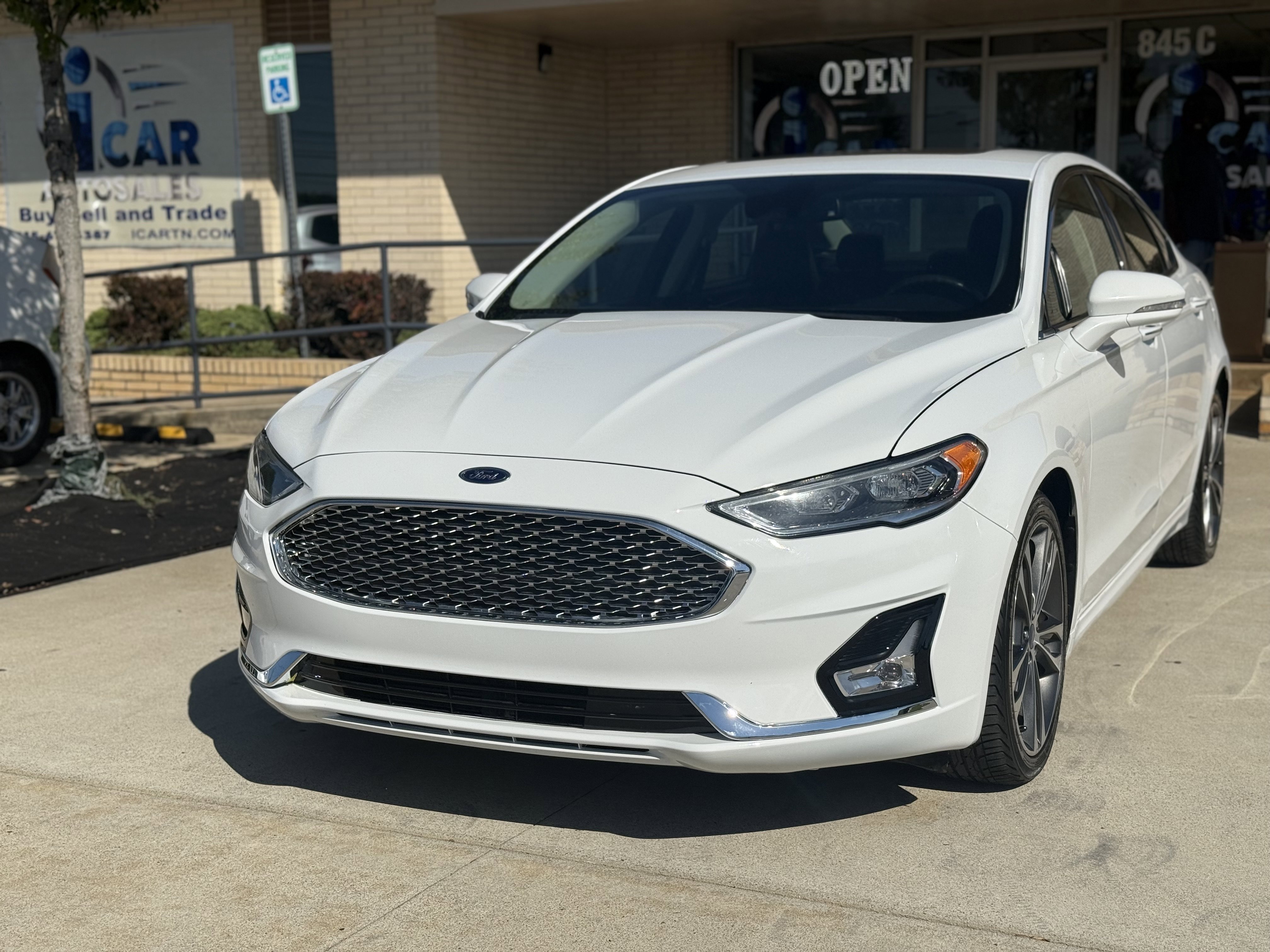 Used 2020 Ford Fusion Titanium image 1