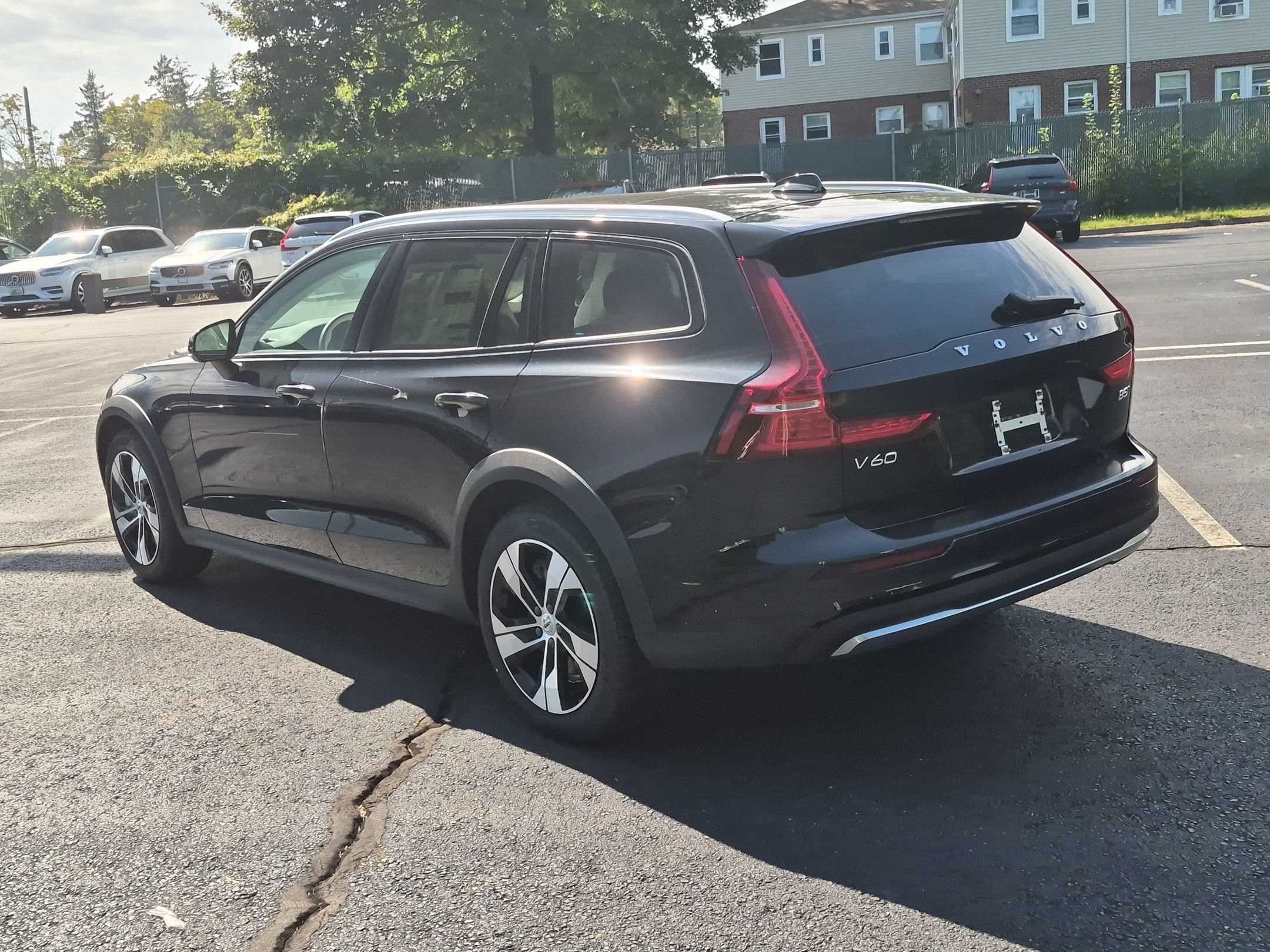 New 2026 Volvo V60 B5 Cross Country Plus w/ Climate Package AWD/4WD image 9