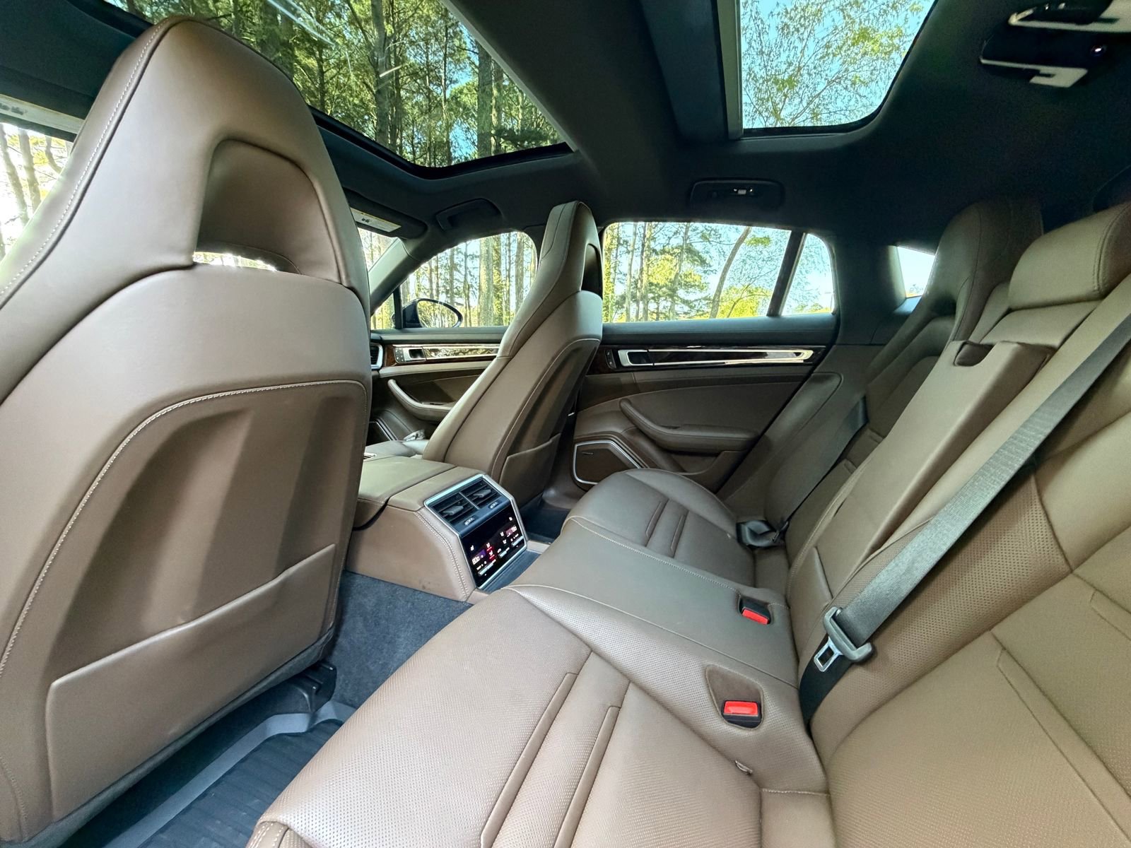 Used 2023 Porsche Panamera 4 Platinum Edition image 15