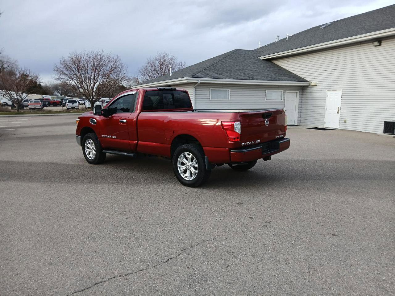 Used 2017 Nissan Titan SV AWD/4WD image 3