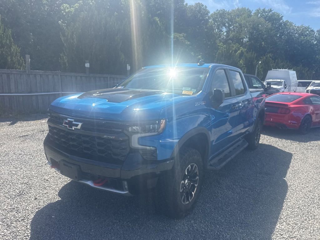 Used 2022 Chevrolet Silverado 1500 ZR2 w/ Technology Package AWD/4WD image 3