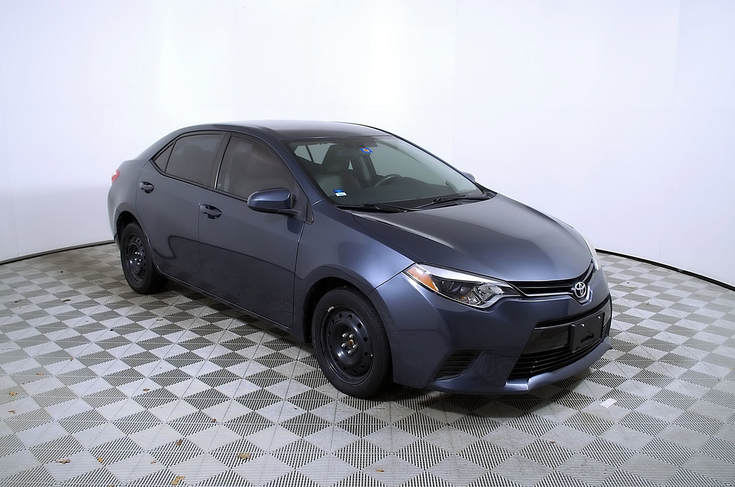 Used 2016 Toyota Corolla LE FWD image 6