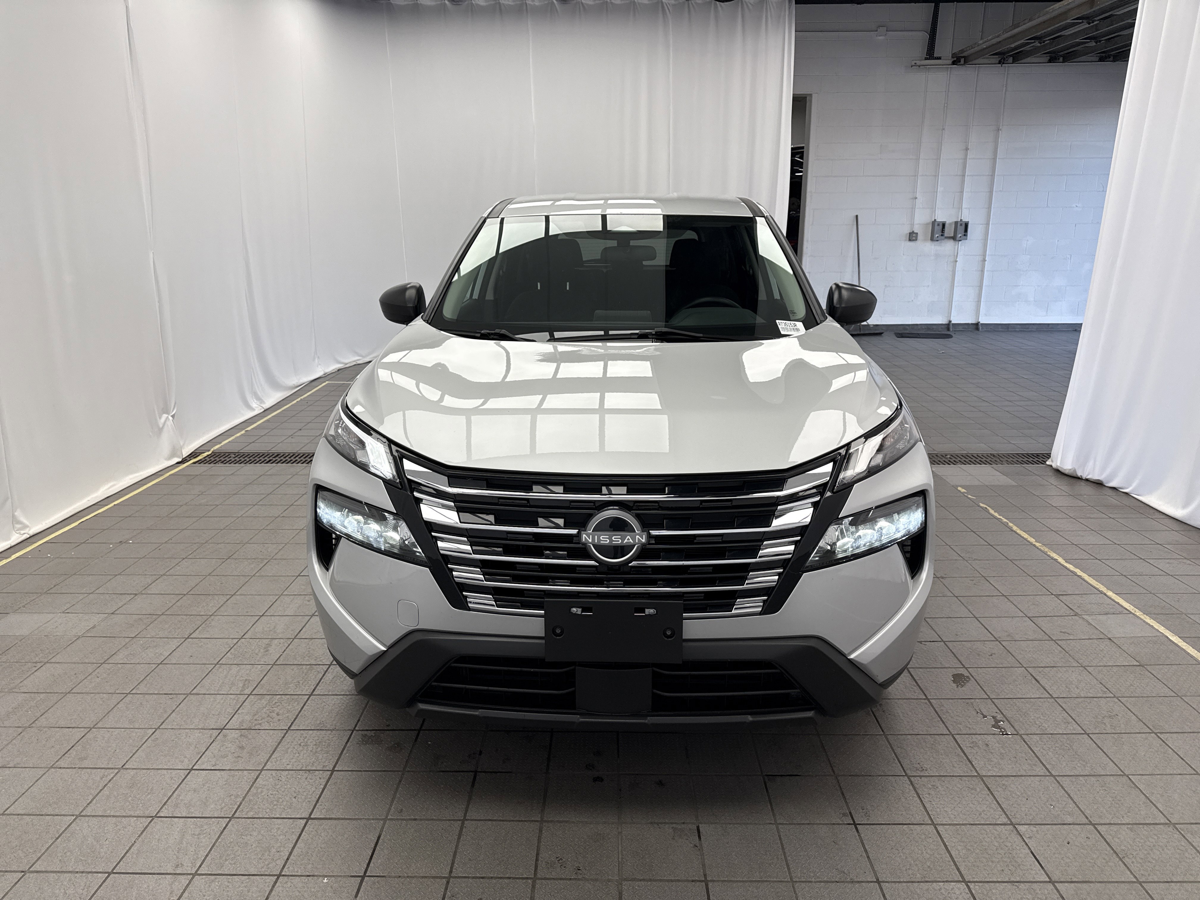 Used 2024 Nissan Rogue S image 2