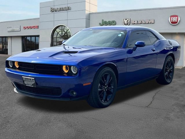 Used 2022 Dodge Challenger SXT w/ Blacktop Package AWD/4WD video 3