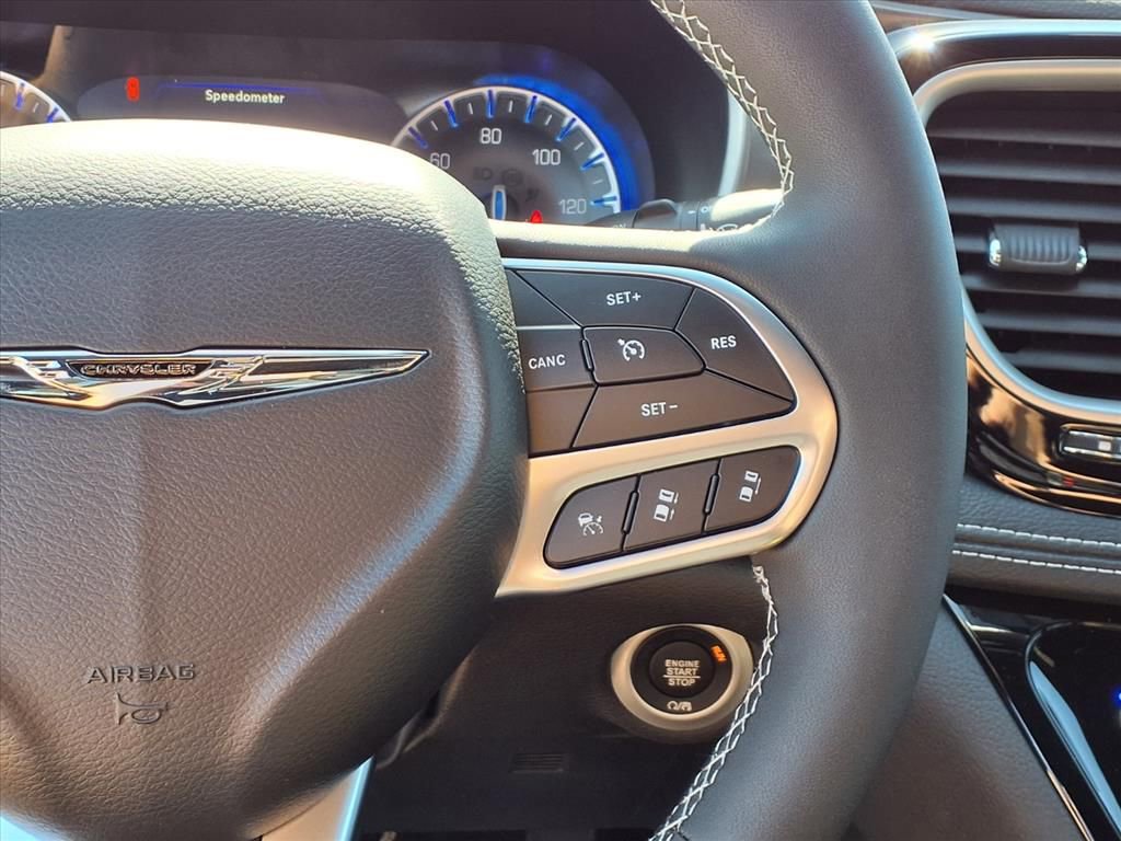 New 2026 Chrysler Pacifica Select image 18
