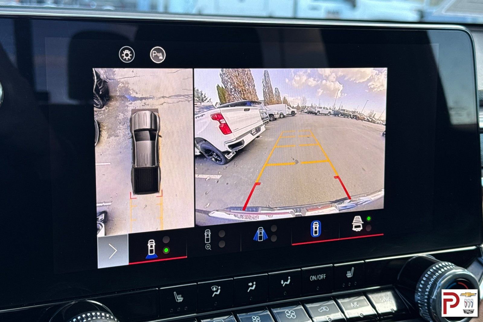 Used 2024 GMC Canyon AT4 w/ Technology Package image 21