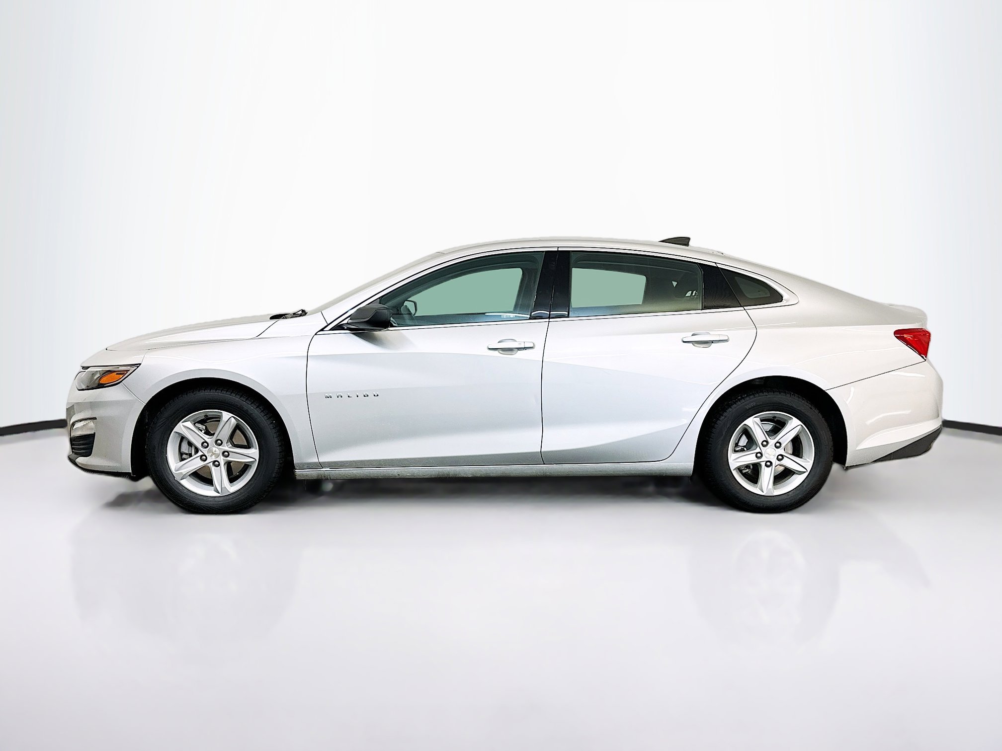 Used 2020 Chevrolet Malibu LS image 4